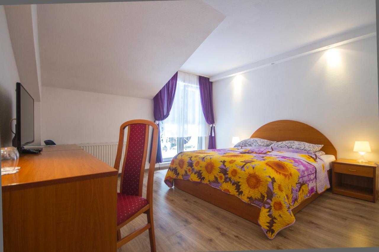 Aparthotel Corum 3*